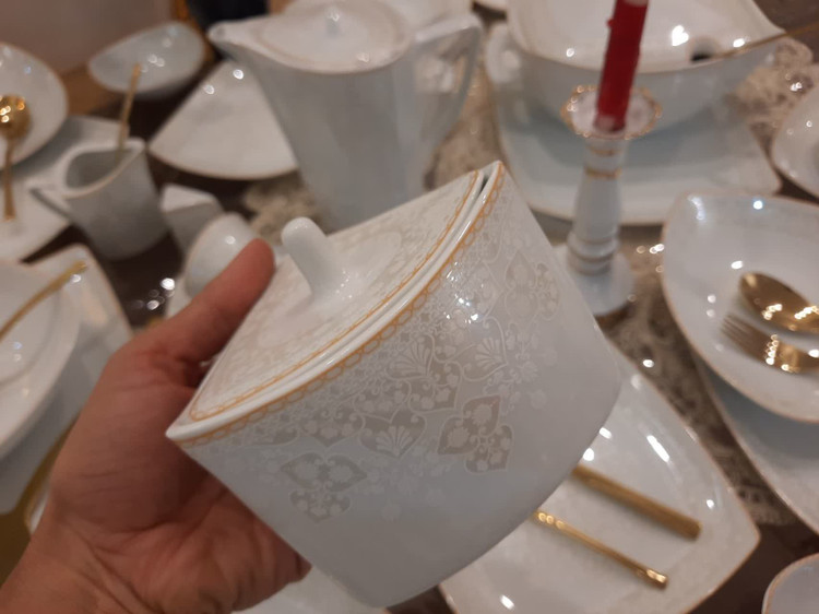 سرویس ۱۰۴ پارچه ۱۲ نفره چینی پردیس ترانه