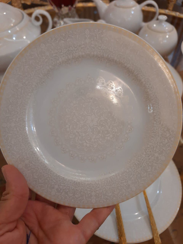 سرویس چینی ۱۸۸ پارچه مدل بهناز